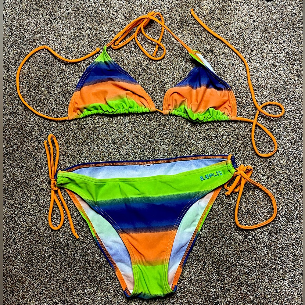 B. Split bikini
